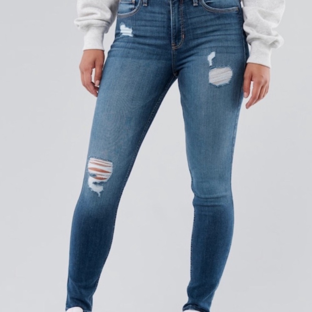 Hollister High Rise Ripped Skinny Jeans